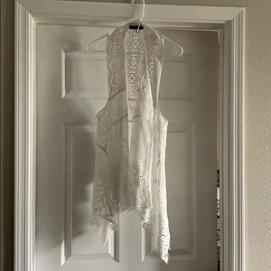Sleeveless Vest- white lace